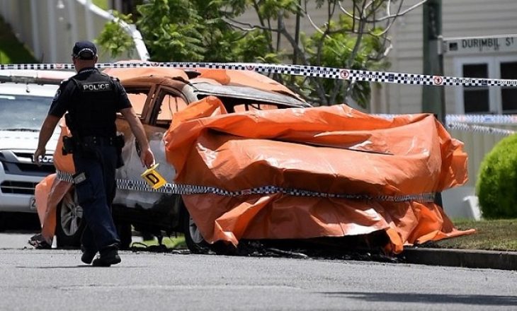 Tragjedi familjare në Australi: Digjen tre fëmijë dhe një burrë në veturë