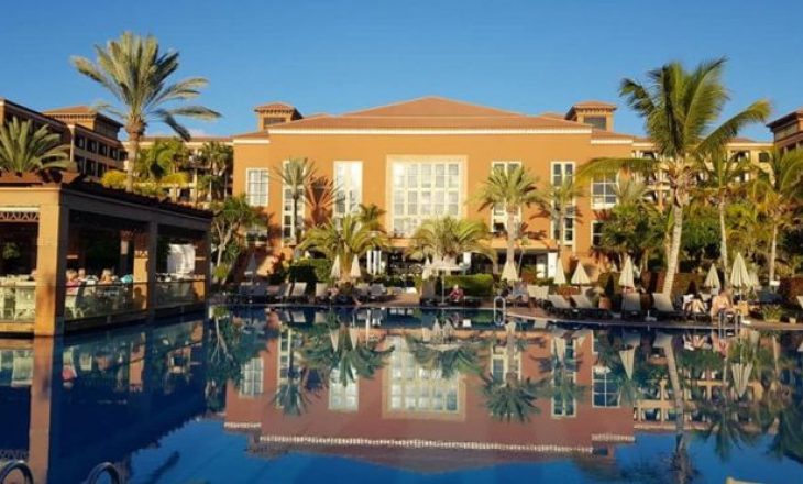 Coronavirusi edhe në Spanjë – mbyllen hotelet
