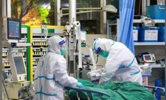 ​Ja çfarë i bën koronavirusi trupit të njeriut