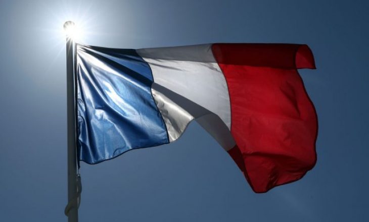 Një seks-skandal e tronditë Francën: Macron befas mbetet pa kandidat