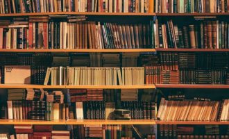 Pse duhet të lexojmë libra? Këto janë benefitet