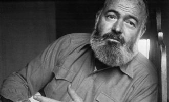 Vdekja është si një prostitutë plakë ulur në një bar