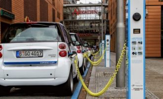 Gjermani, çmime më të lira për qytetarët që blejnë vetura elektrike