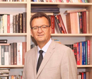 Shqipëria-Kosova ndërmjet Lindjes e Perëndimit