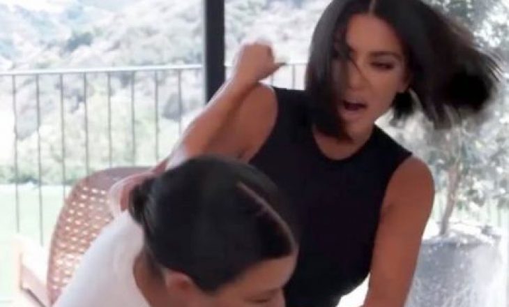 Kapen gjatë emisionit, motrat Kardashian eskalojnë në dhunë
