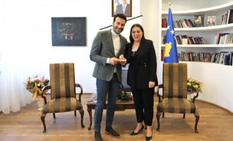 Lahaj i thotë ministres Dumoshi se artistët kanë nevojë për hapësira ku të performojnë