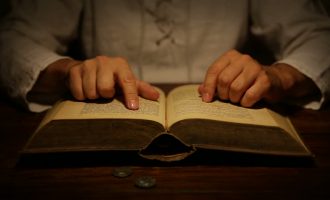 Ti nuk bëhesh intelektual – diskutimi që ‘ndryshoi’ botën