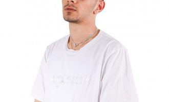 Buta publikon bashkëpunimin e tij