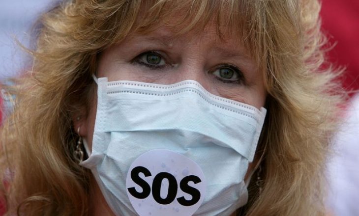 Në Çeki konfiskohen 700.000 maska mbrojtëse nga firma e cila i ka rritur çmimin