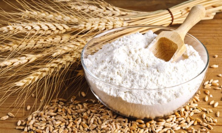 Ministria e Ekonomisë kërkon të mos ketë panik për miell, me prodhuesit po krijon siguri të furnizimit