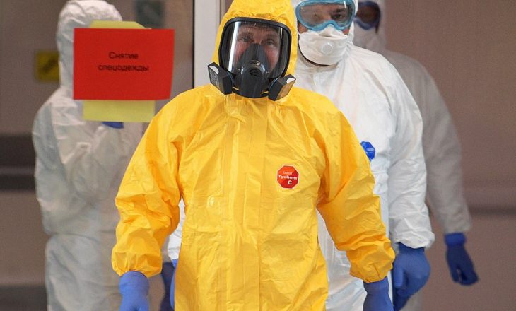 Vladimir Putin merr masa ekstreme gjatë vizitës së pacientëve me koronavirus