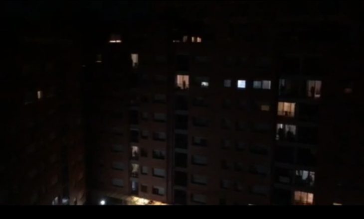 “Ky është veç fillimi”, pas zhurmave në ballkone e dritare sot do të protesohet edhe me vetura