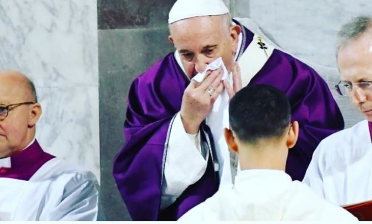 Papa Françesku pritet të bëjë testin e dytë