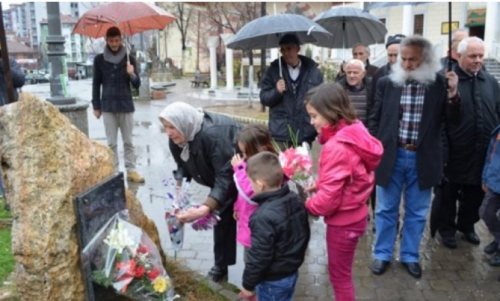 Mitrovica kujton masakrën e tmerrshme të tregut