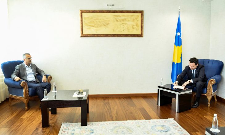 Kryeministri Kurti pasi shkarkoi ministrin Agim Veliu, emëroi një zëvendësministër të Mbrojtjes
