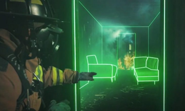 Nëpërmjet pajisjes me “realitet të zmadhuar”, zjarrfikësit mund të shohin edhe në tymin e dendur