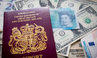 Bie vlera e funtit për shkak të coronavirusit