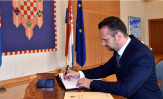 “Kemi mbetur pa leje pune, pa bukë duam të kthehemi në Kosovë” – mbi 600 qytetarë të bllokuar në Kroaci, ambasadori Kasapolli jep detajet