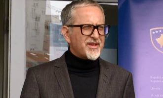 Pasuria e Arben Vitisë: Mbi 1 mijë euro pagë, shtëpi e truall të trashëguar