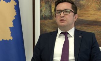 Mustafa i reagon VV-së: Dikur pagesën e rrymës në veri e quanin hajni, sot patriotizëm