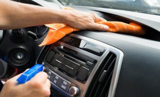 Pastrimi i interierit të veturave, i domosdoshëm për ta luftuar koronavirusin