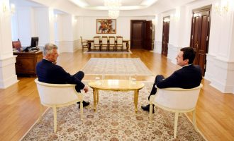 Rënia e Albin Kurtit – a është Kryeministri pip i krasitur nga Presidenti?