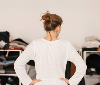 Sa gjatë reziston koronavirusi në rroba