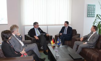 MINISTRI ABDIXHIKU PRITI NË TAKIM AMBASADORIN E GJERMANISË