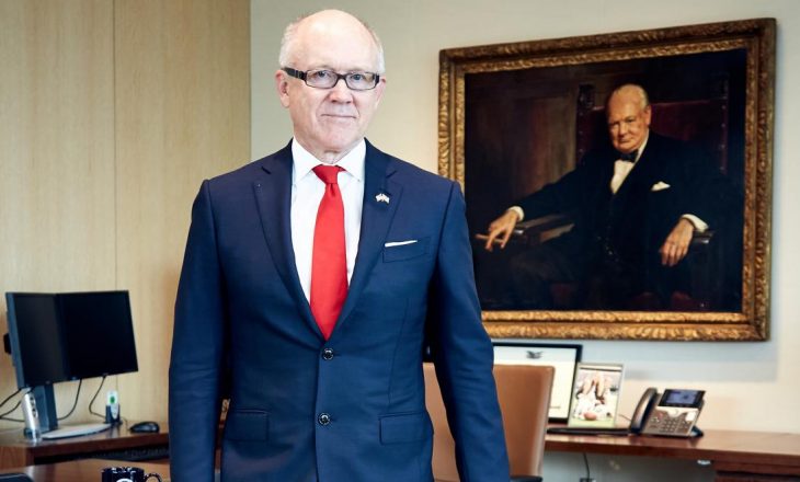 Ambasadori amerikan në Britani akuzon Kinën për koronavirus