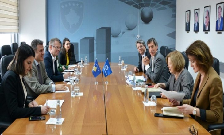 ​Ministri Bislimi dhe përfaqësuesit e Bankës Botërore diskutuan për sistemin social në Kosovë