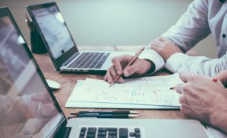 Paralajmërojnë ekspertët: Pandemia e coronavirusit mund të shkaktojë humbjen e 25 milionë vendeve të punës