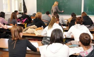 Maqedoni e Veriut: Komisioni vendosë për mësimin tërëditor