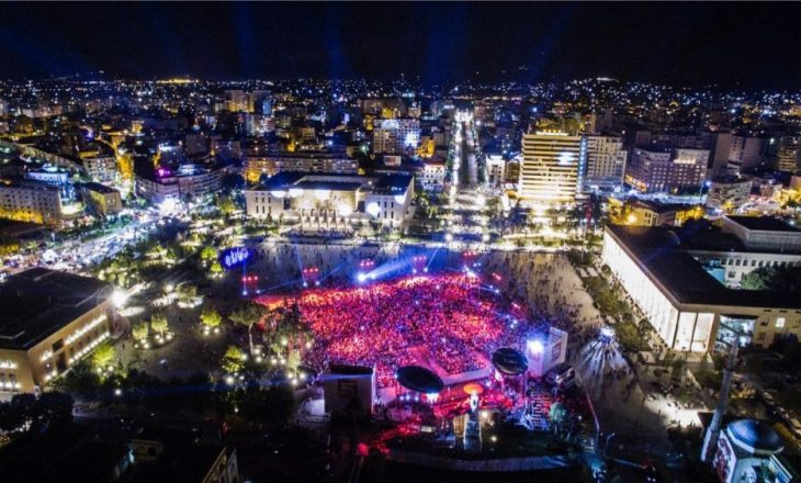 Nga sytë e një anglezeje: 14 zakone shqiptare që çudisin një të huaj