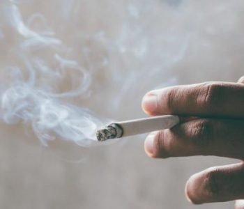 Pse duhanpirësit janë më të rrezikuar nga koronavirusi