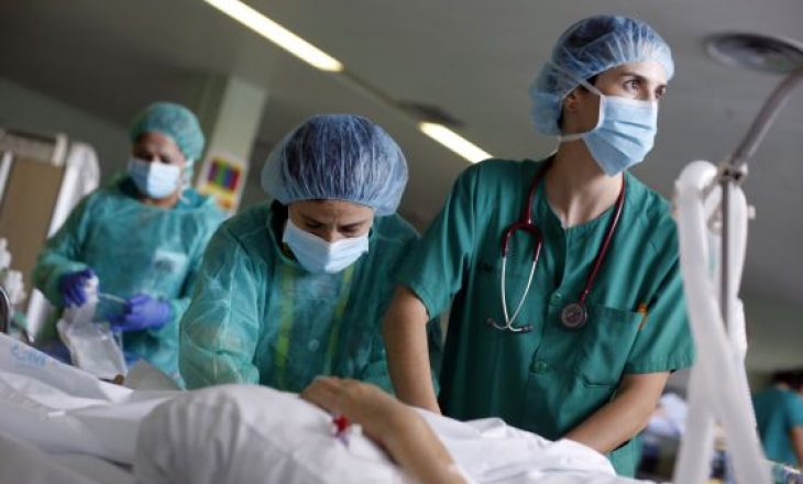 Spanjë: Shkon në 5400 numri i punonjësve të shëndetësisë të infektuar me COVID-19