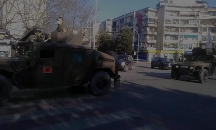 Pamje lufte në mes Tiranës, Rama nxjerr në rrugë blindat për të “mposhtur” Covid-19