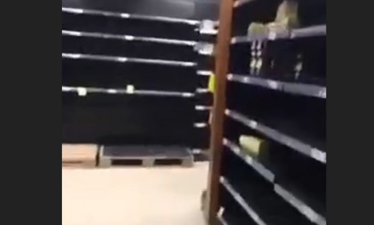 Kosovarët i mbërthen paniku, zbrazen raftet e Viva Fresh Store