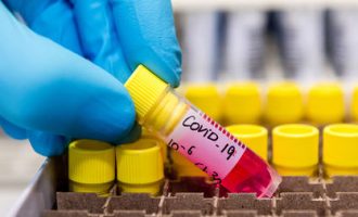 Studimi i OBSH/ Sa qëndron virusi në ajër dhe efektet nga nxehtësia dhe lagështia