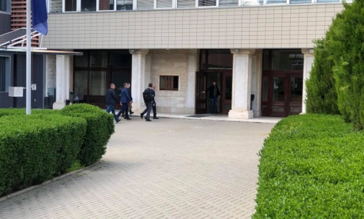 Mustafa takohet në Kuvend me Haradinajn, diskutojnë modalitetet e bashkëqeverisjes së tyre