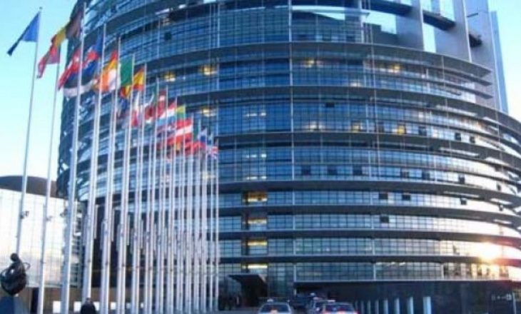 Eurodeputetët thirrje BE-së për heqjen e vizave për Kosovën
