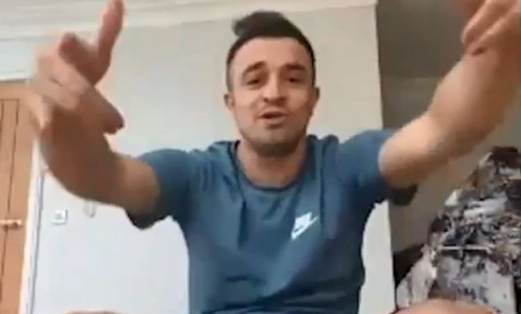 Klopp i kërkon Shaqirit të këndojë shqip, shikoni çka ndodh (VIDEO)