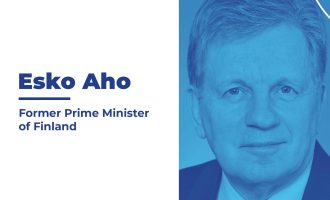 Shkolla Finlandeze organizon ligjëratë me Ish-Kryeministrin e Finlandës, Z. Esko Aho