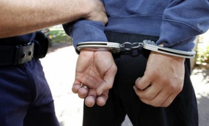 Kontrabandoi 10 shtetas afganë, arrestohet në Ferizaj shtetasi serb