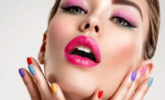 Këto janë trendet e thonjve që po bëjnë namin në Instagram!