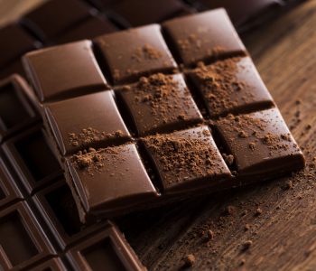 Konsumimi i çokollatës së errët zvogëlon stresin dhe inflamacionin