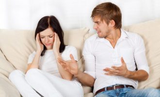 Shqiptarët dhe karantina! Nga zënkat në çift, tek ankthi nga izolimi: Si të sillemi pa dëmtuar veten dhe të tjerët