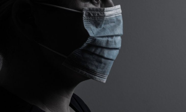 Aktori shqiptar i infektuar me koronavirus: Mikrobi kinez të futet në trup si njësi speciale