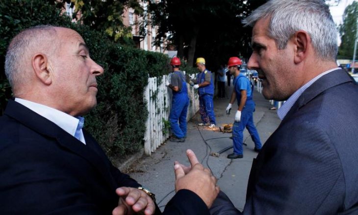 Kur Xhelal Sveçla largonte rrethojat e institucioneve publike dhe nuk i prekte ato të Qeverisë