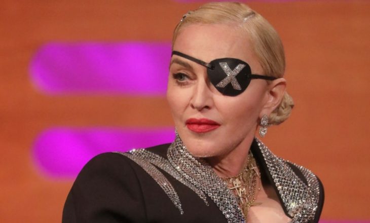 Madonna e mbyllur në karantinë me të dashurin 25 vite më të ri