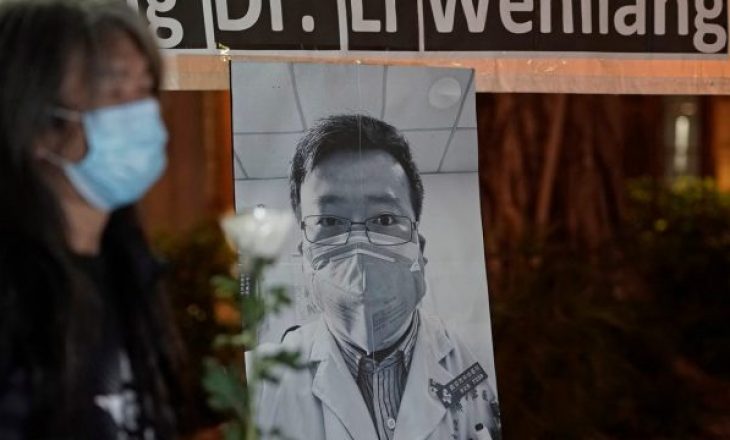 Kina e shpall dëshmor mjekun që paralajmëroi koronavirusin
